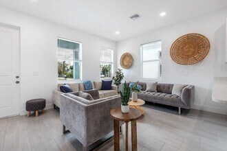 3177 Hiawatha Ave in West Palm Beach, FL - Building Photo - Building Photo