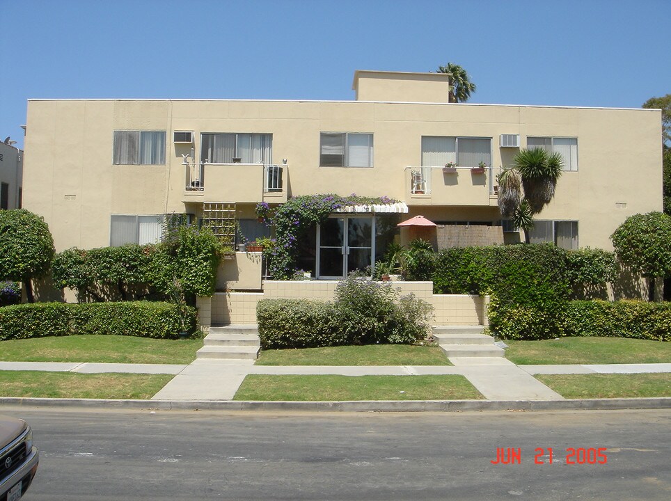 617 N Orange Dr in Los Angeles, CA - Foto de edificio