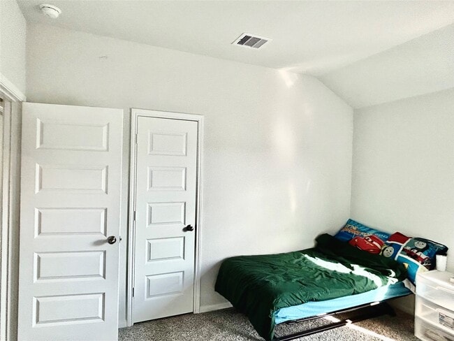 property at 1055 Bluebonnet Trl