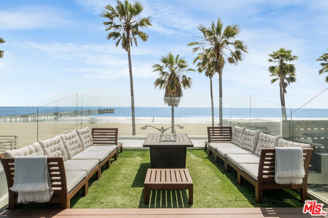 2911 Ocean Front Walk in Los Angeles, CA - Building Photo