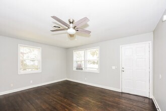 434 Mockernut Ln in Columbia, SC - Foto de edificio - Building Photo