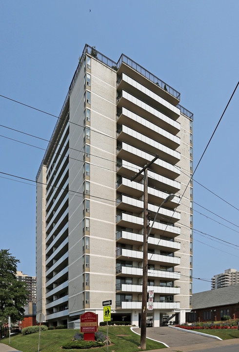 Blinkbonnie in Hamilton, ON - Building Photo