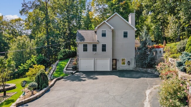 145 CT-39 in New Fairfield, CT - Building Photo - Building Photo