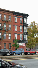 321 4th Ave in Brooklyn, NY - Foto de edificio - Building Photo