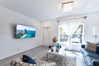 9925 NW 57th Manor in Coral Springs, FL - Building Photo - Building Photo