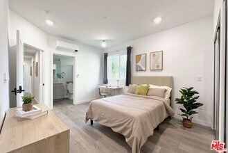 3124 W 11th St in Los Angeles, CA - Building Photo - Building Photo