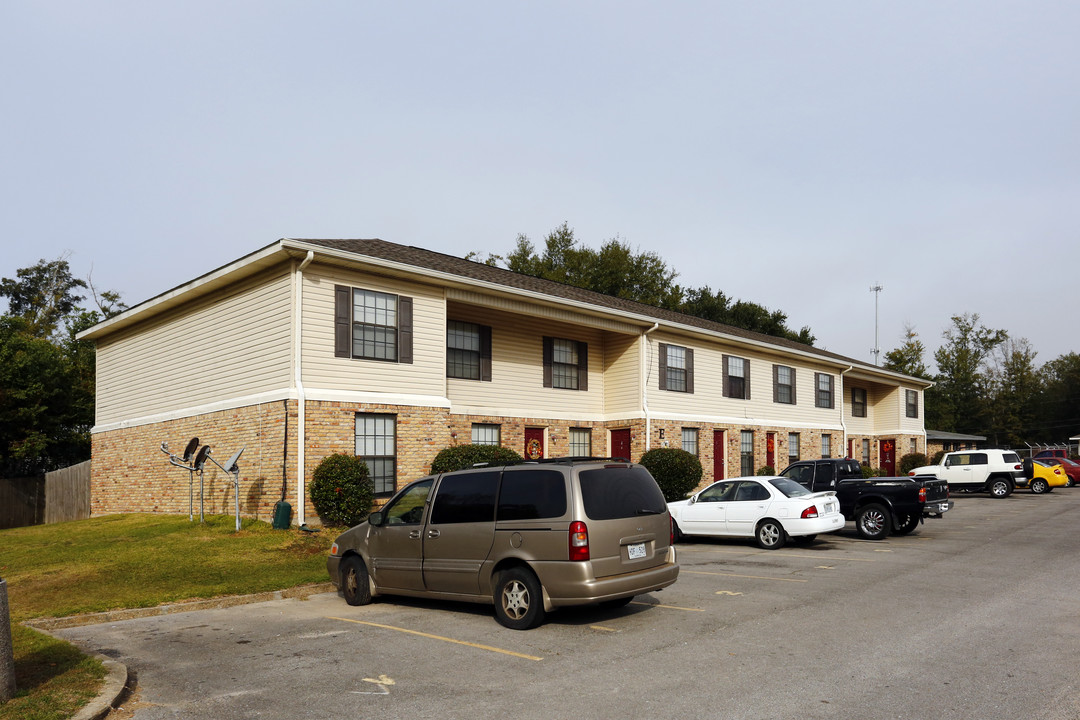 Richardson Town Houses in Gulfport, MS - Building Photo