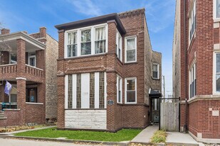 3045 W Eastwood Ave in Chicago, IL - Building Photo