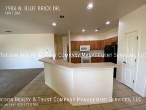 7986 N Blue Brick Dr in Tucson, AZ - Building Photo - Building Photo