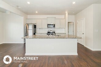 8129 Dennis Fox Ln in Knoxville, TN - Foto de edificio - Building Photo