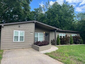 2205 Norwood Dr NW in Huntsville, AL - Foto de edificio - Building Photo