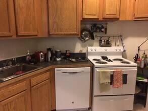 1589 Beacon St, Unit 3 in Brookline, MA - Building Photo - Building Photo