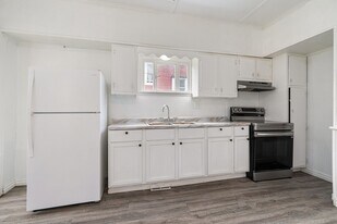 79536 Reamer St in Greensburg, PA - Building Photo