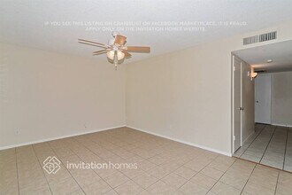 7341 W Shangri La Rd in Peoria, AZ - Foto de edificio - Building Photo