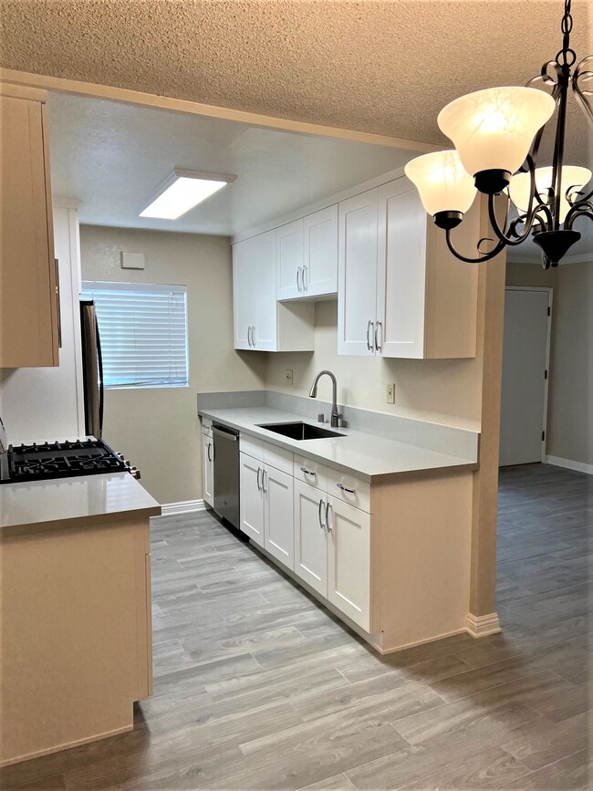 Recently Remodeled Unit 461 E Providencia Ave in Burbank, CA - Building Photo - Building Photo