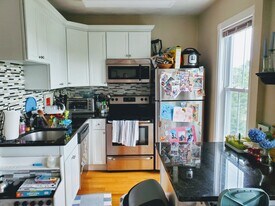 11 Vinal Ave, Unit 3A in Somerville, MA - Building Photo