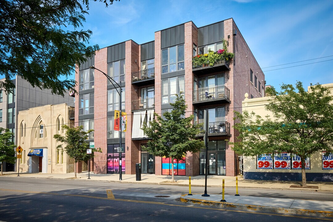 5139 N Broadway in Chicago, IL - Building Photo