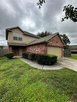 4330 Sprangletop Ave in Baytown, TX - Building Photo