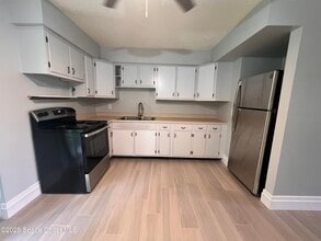 127 West Ct in Melbourne, FL - Building Photo - Building Photo
