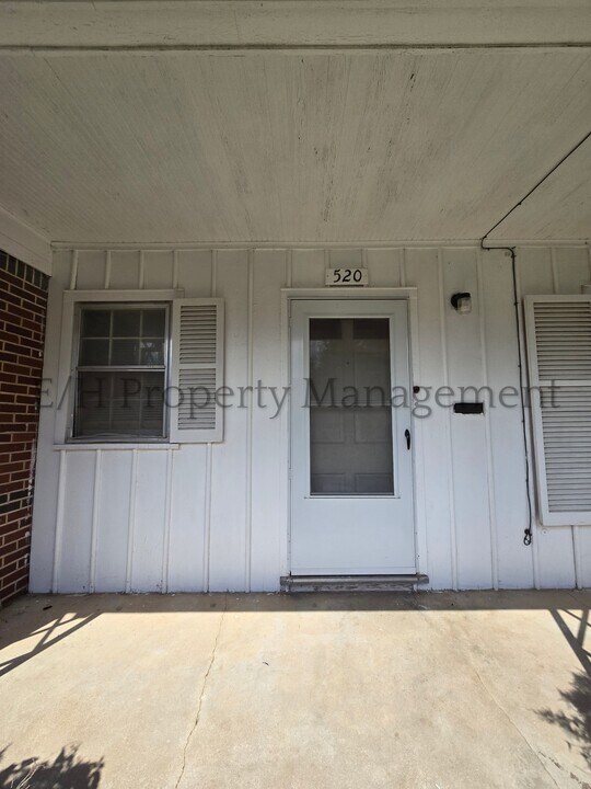 520 S Glendale St in Wichita, KS - Building Photo