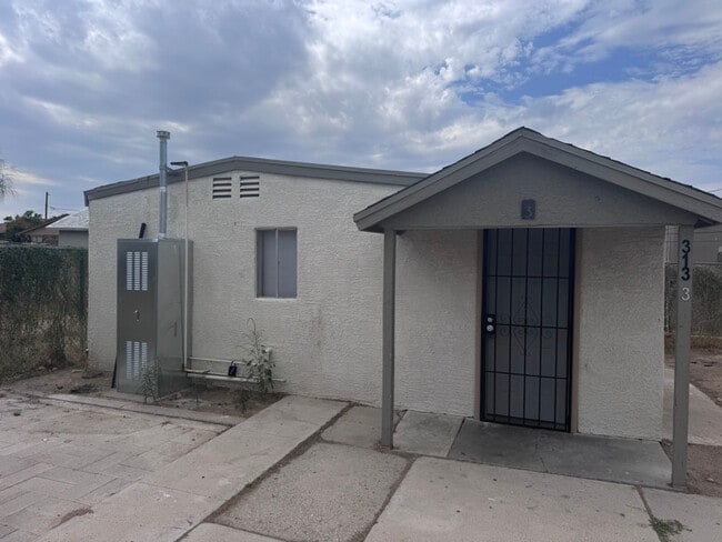 property at 313 W 44th St