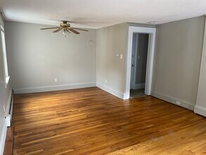 102 Village St in Medway, MA - Building Photo - Building Photo