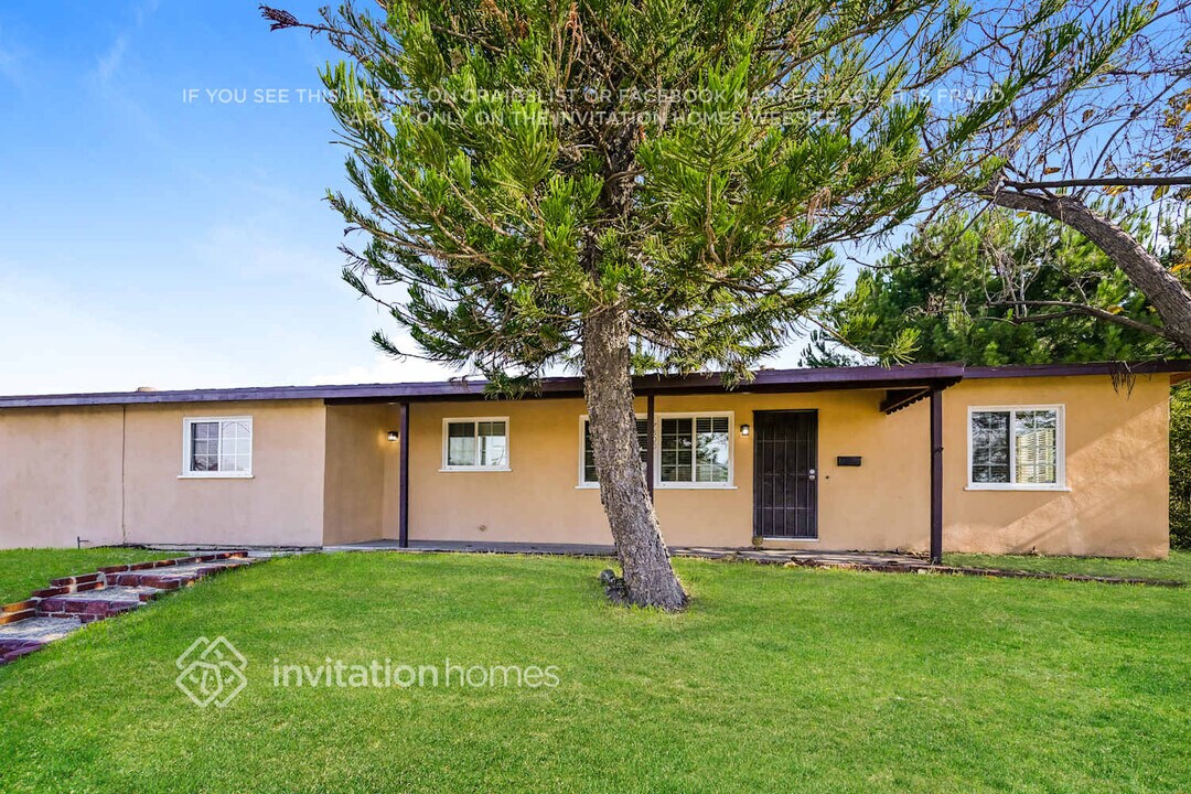 7800 Radford Ave in Los Angeles, CA - Foto de edificio