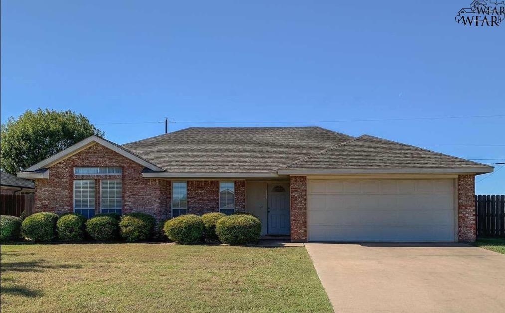 121 Stonebridge St in Burkburnett, TX - Foto de edificio