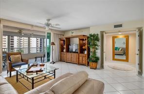 21 Bluebill Ave-Unit -B-705 in Naples, FL - Building Photo - Building Photo