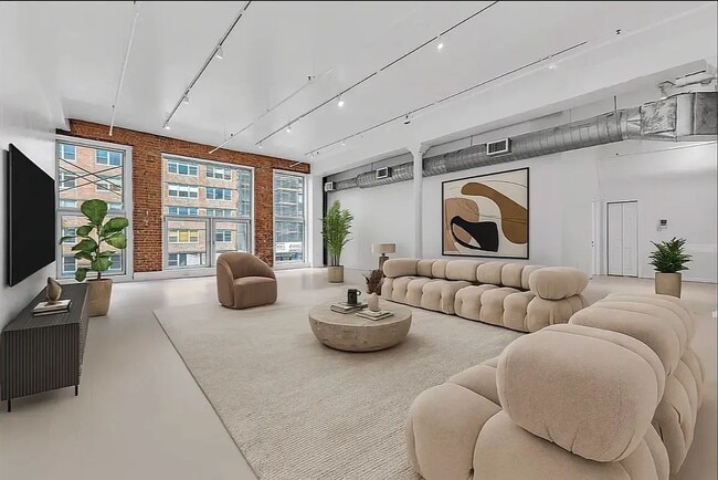 6 E 14th St