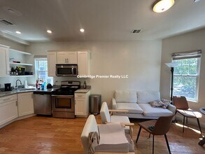 6 Gilmore St, Unit 2 in Cambridge, MA - Building Photo - Building Photo