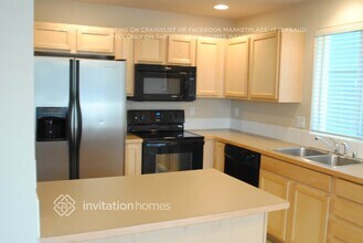 7313 178th St E in Puyallup, WA - Foto de edificio - Building Photo