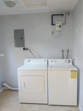 7921 NW 13th St-Unit -East in Pembroke Pines, FL - Building Photo - Building Photo