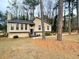 6712 Songwood Dr in Austell, GA - Building Photo