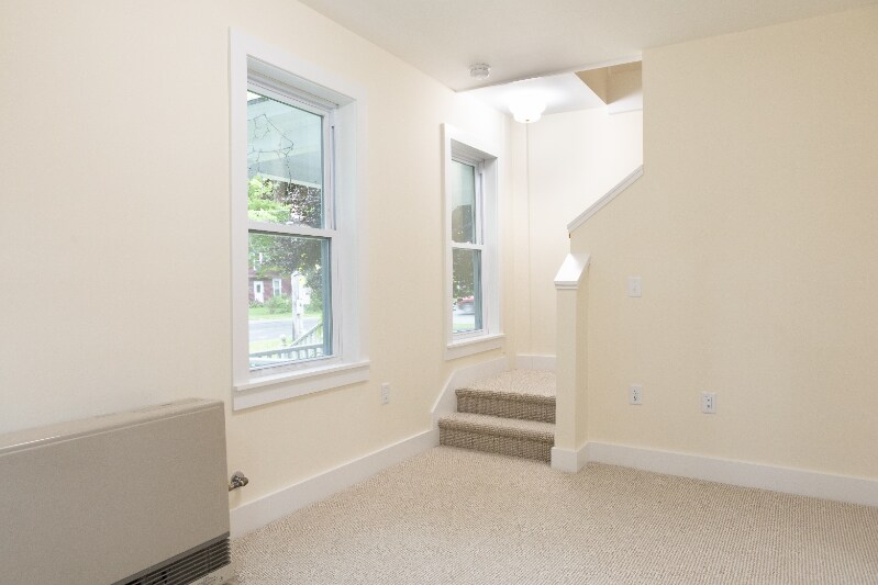 64 W Main St in Vergennes, VT - Building Photo