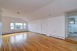 83 Hawley Ave in Milford, CT - Building Photo - Building Photo