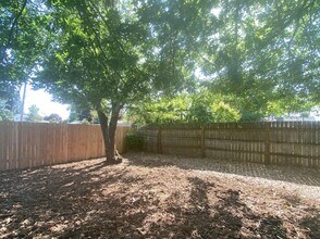 2104 Main St SE in Albany, OR - Building Photo - Building Photo