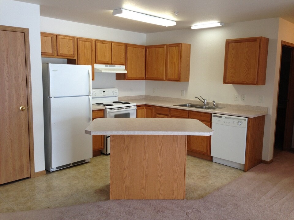 Cedar Ridge Apartments in Clearwater, MN - Building Photo