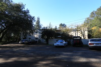 Woodglen Apartments in Santa Rosa, CA - Building Photo - Building Photo