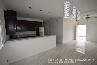 1719 West Garrison Drive-Unit -2 in Pharr, TX - Building Photo - Building Photo