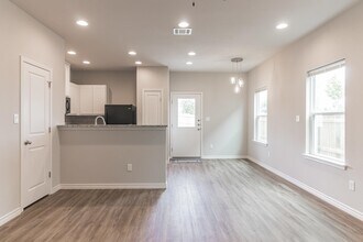 128 Peruna Dr in Marble Falls, TX - Building Photo - Building Photo