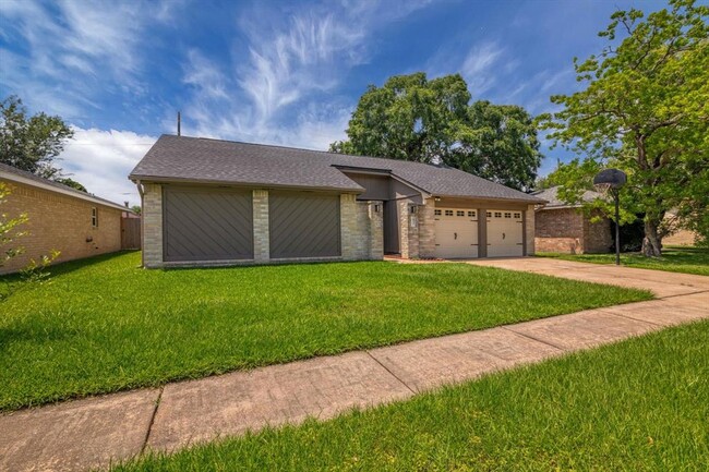 property at 7431 Ridgeberry Dr