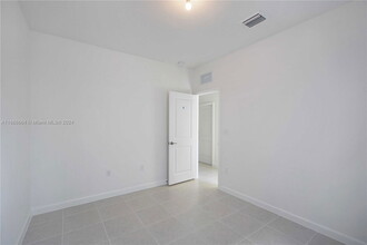 18601 SW 128th Ave in Miami, FL - Building Photo - Building Photo