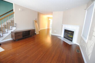 77 Cadogan Way in Nashua, NH - Building Photo - Building Photo