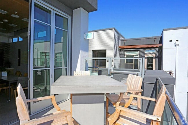 3645 Haven Ave in Menlo Park, CA - Foto de edificio - Building Photo