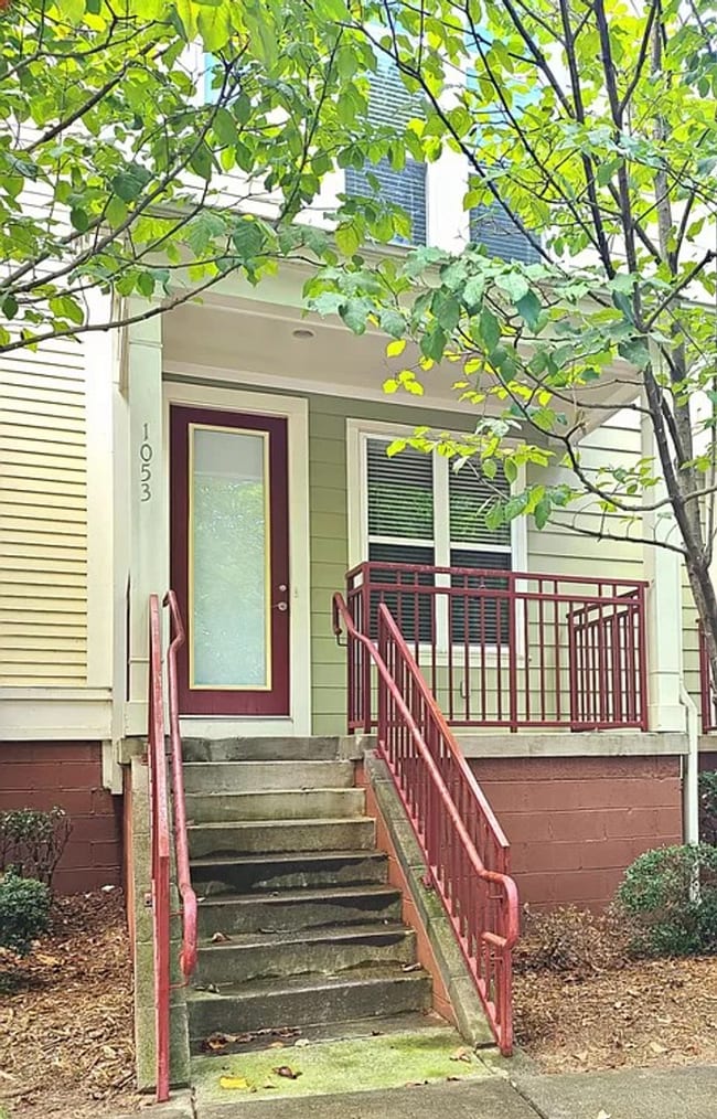 property at 1053 S Sycamore Green Pl