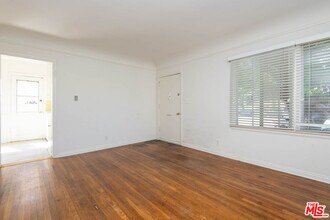 2628 S Barrington Ave in Los Angeles, CA - Building Photo - Building Photo