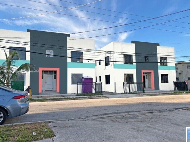 858 NW 3rd St in Miami, FL - Building Photo - Building Photo