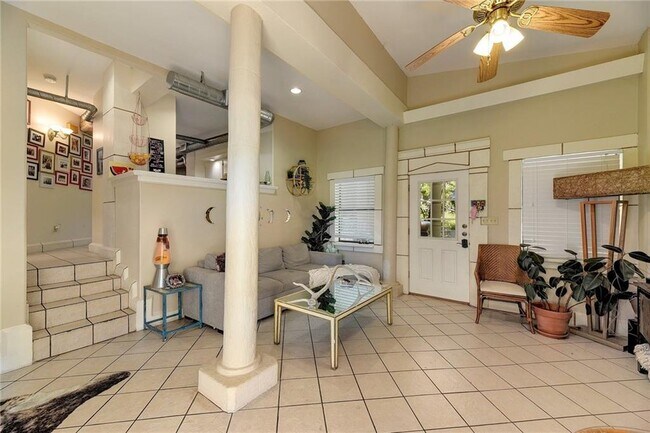 property at 1712 Lakeshore Dr