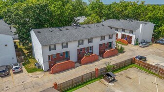 1407 Paris Rd in Columbia, MO - Building Photo